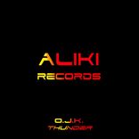 Portada para "Thunder"