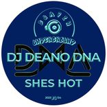 Artwork für "Shes Hot"