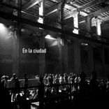 Artwork for "En la ciudad"
