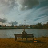 В Бесконечно Вечной Реке Прохожих, В Исступлённо Сумрачных Чужих Прихожих Ищу До Дрожи На Тебя Похожих