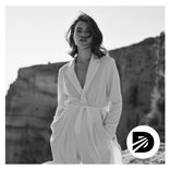 Portada para "Hold My Heart"