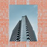 Ein Mann sieht Rhodes